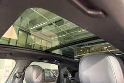 Valkoinen Porsche Cayenne 2022 kuva 26.