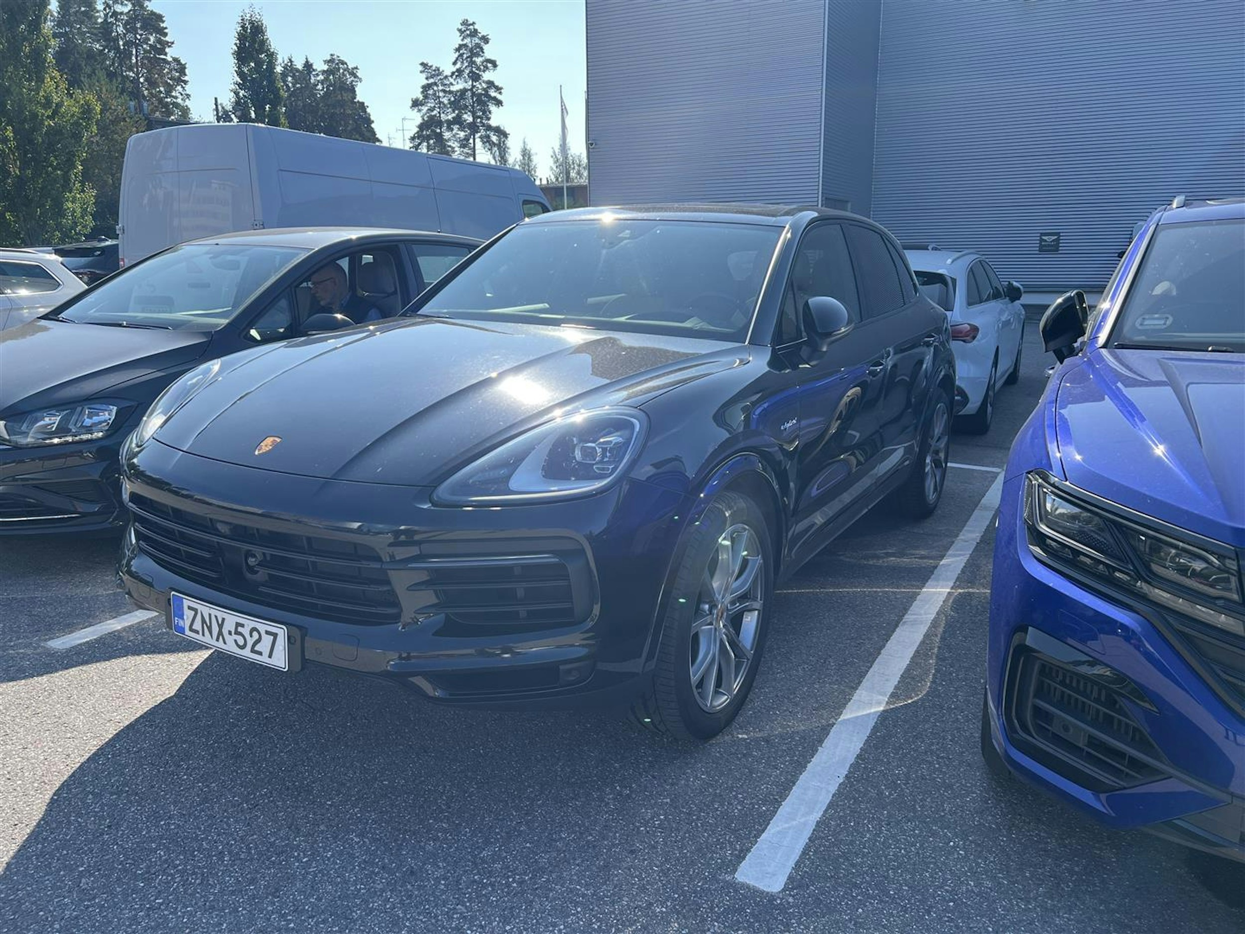 musta Porsche Cayenne 2022 kuva 1.