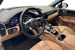 musta Porsche Cayenne 2022 kuva 6.