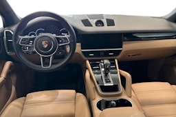 musta Porsche Cayenne 2022 kuva 7.