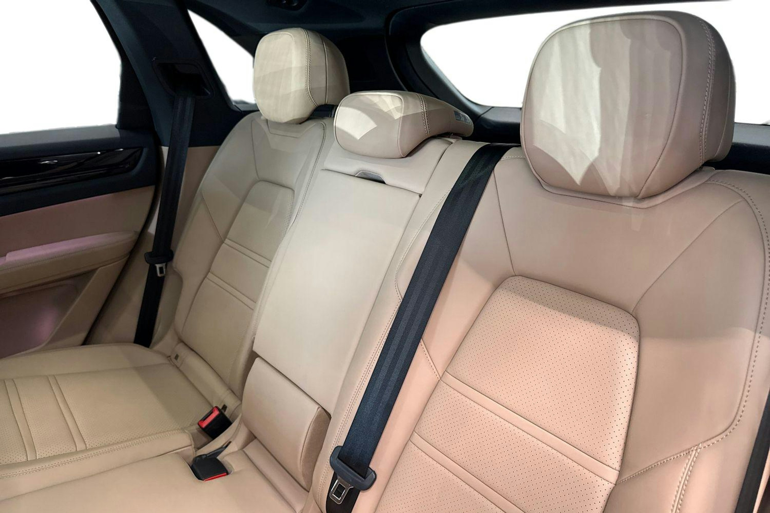 musta Porsche Cayenne 2022 kuva 8.