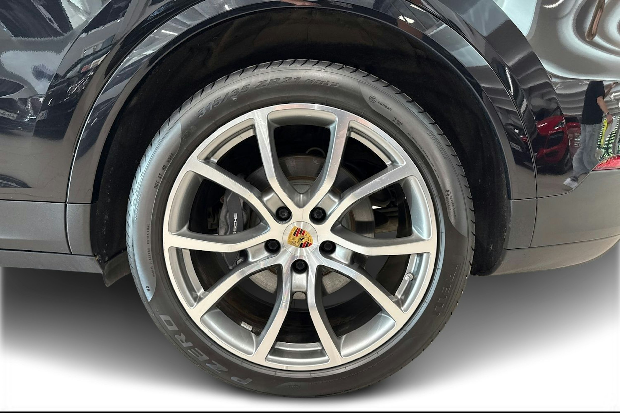 musta Porsche Cayenne 2022 kuva 9.