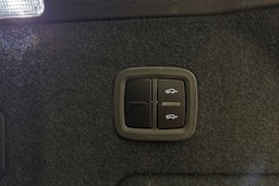 musta Porsche Cayenne 2022 kuva 16.