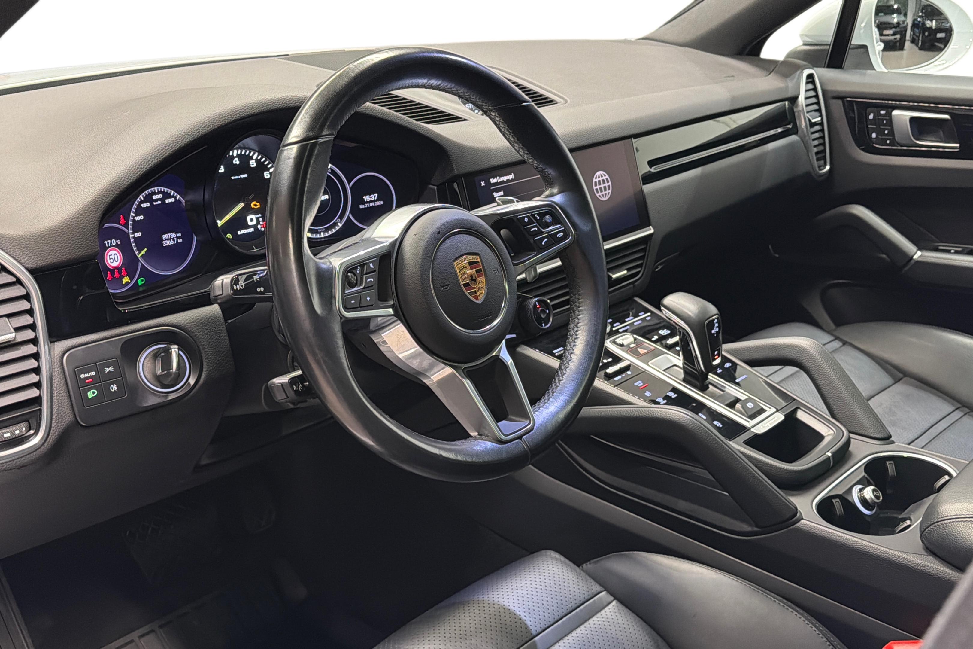 Porsche Cayenne E-Hybrid Coupé 2022, photo 6/26