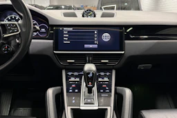 valkoinen Porsche Cayenne 2022 kuva 9.