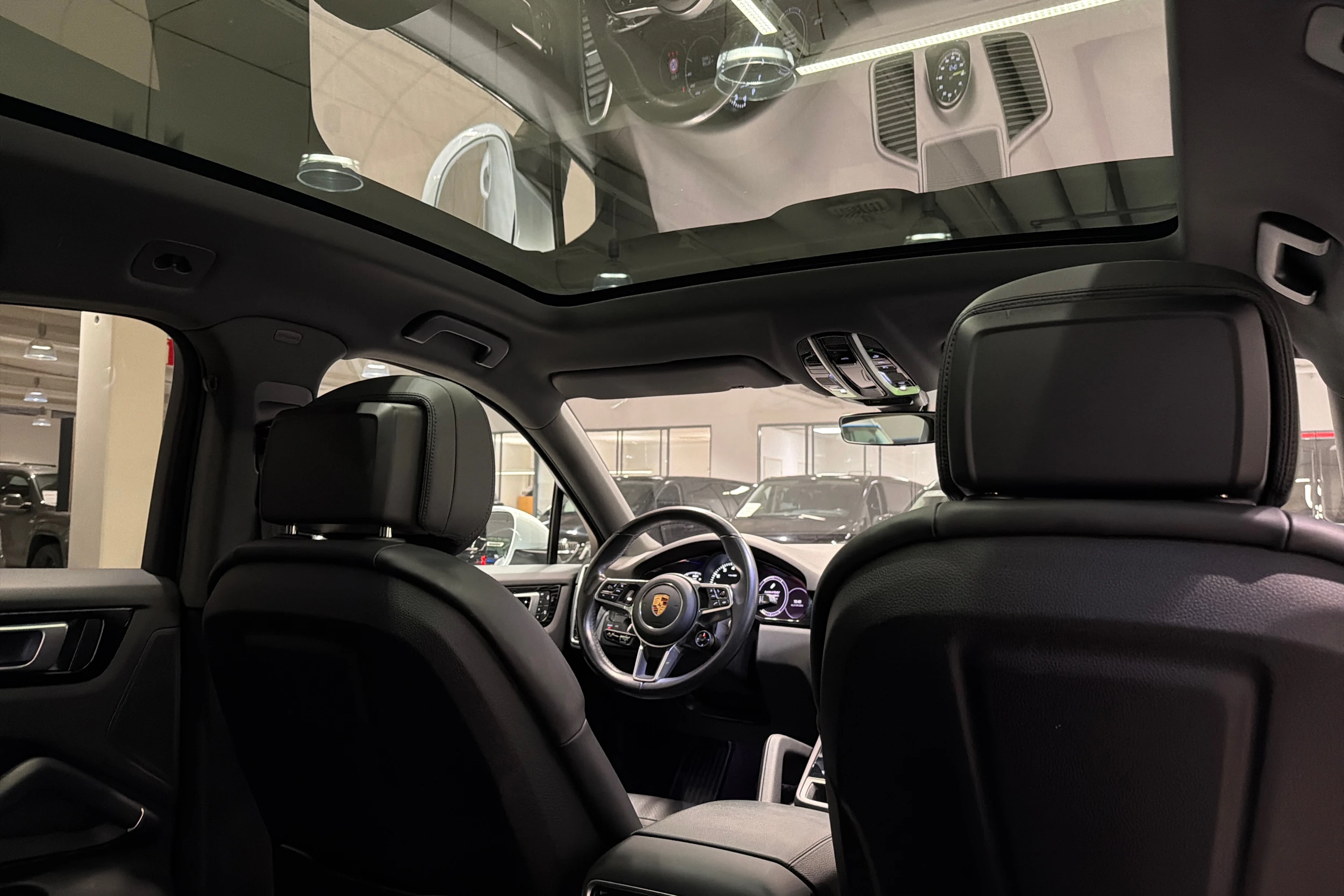 valkoinen Porsche Cayenne 2022 kuva 21.