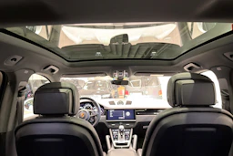 valkoinen Porsche Cayenne 2022 kuva 24.
