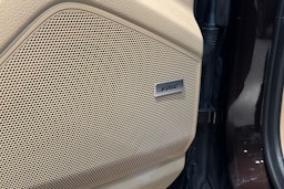 Ruskea (beige) Porsche Cayenne 2022 kuva 11.