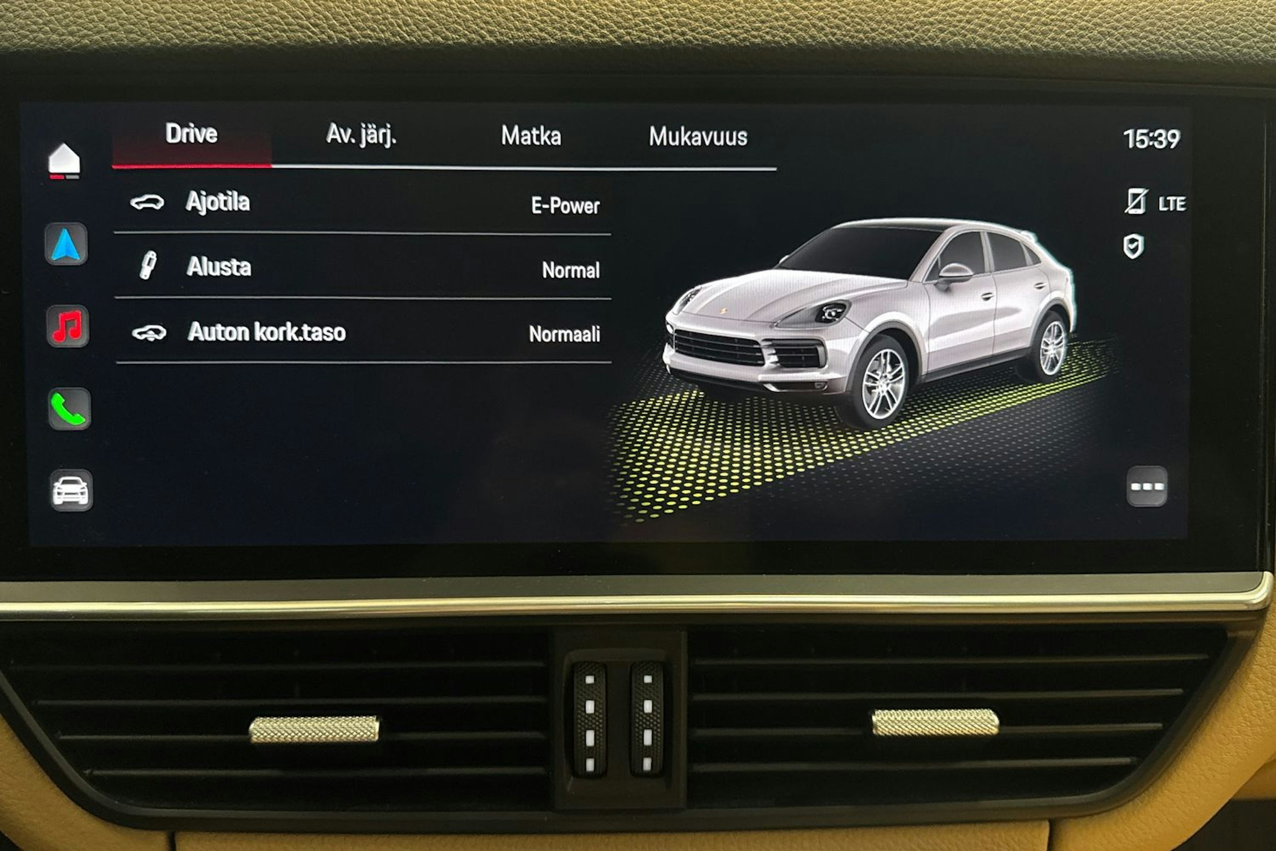 Ruskea (beige) Porsche Cayenne 2022 kuva 15.