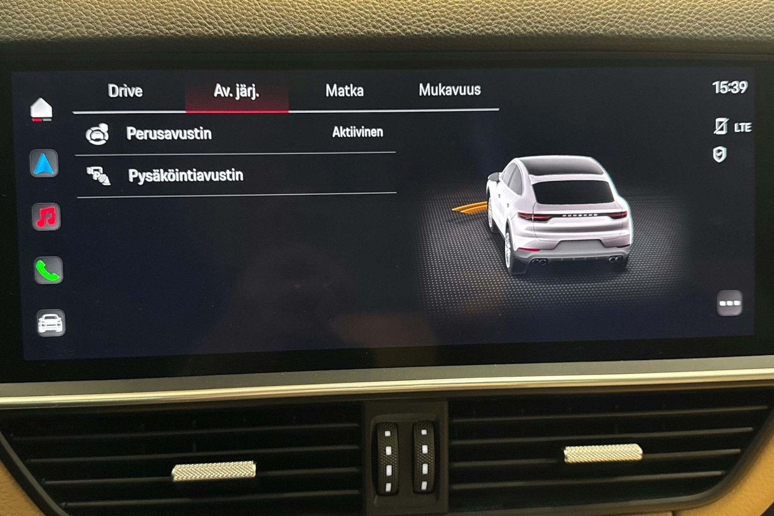 Ruskea (beige) Porsche Cayenne 2022 kuva 16.