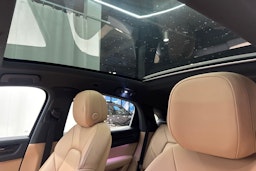 Ruskea (beige) Porsche Cayenne 2022 kuva 17.