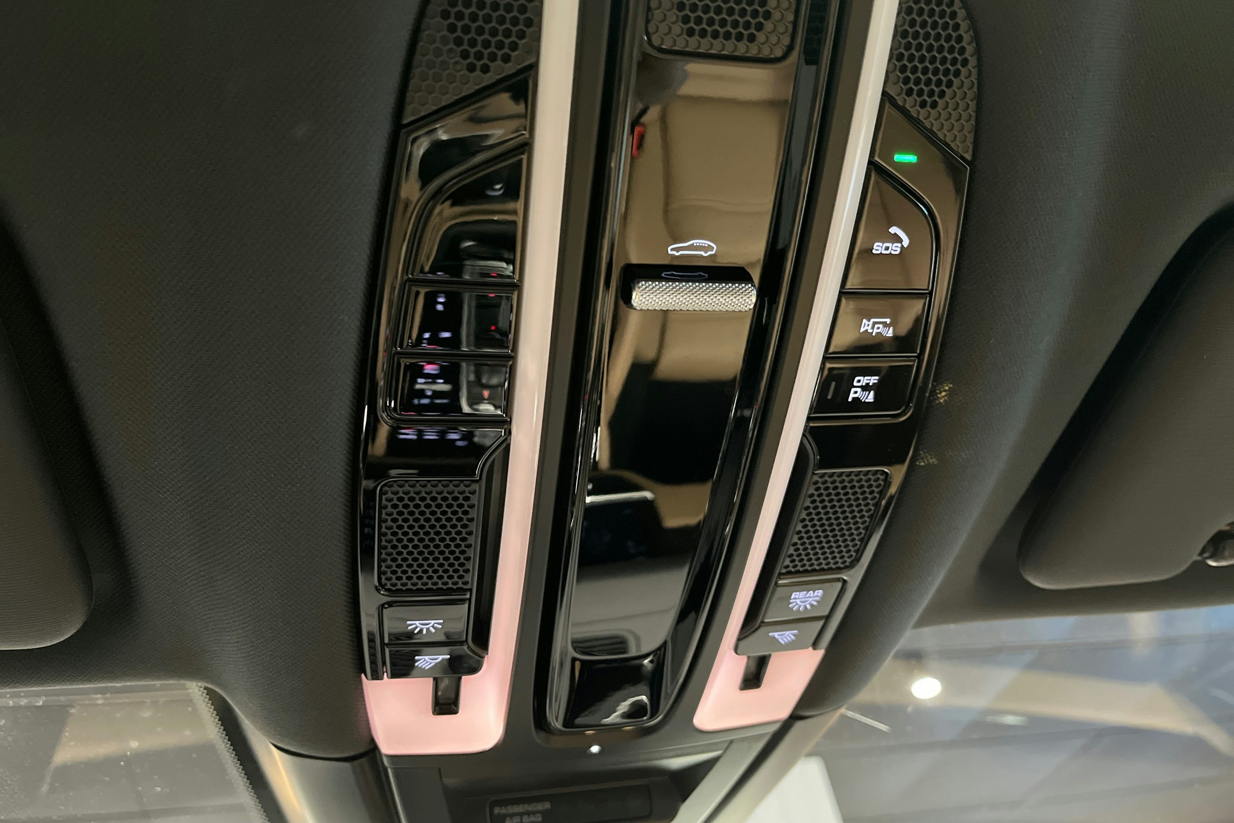 Ruskea (beige) Porsche Cayenne 2022 kuva 21.