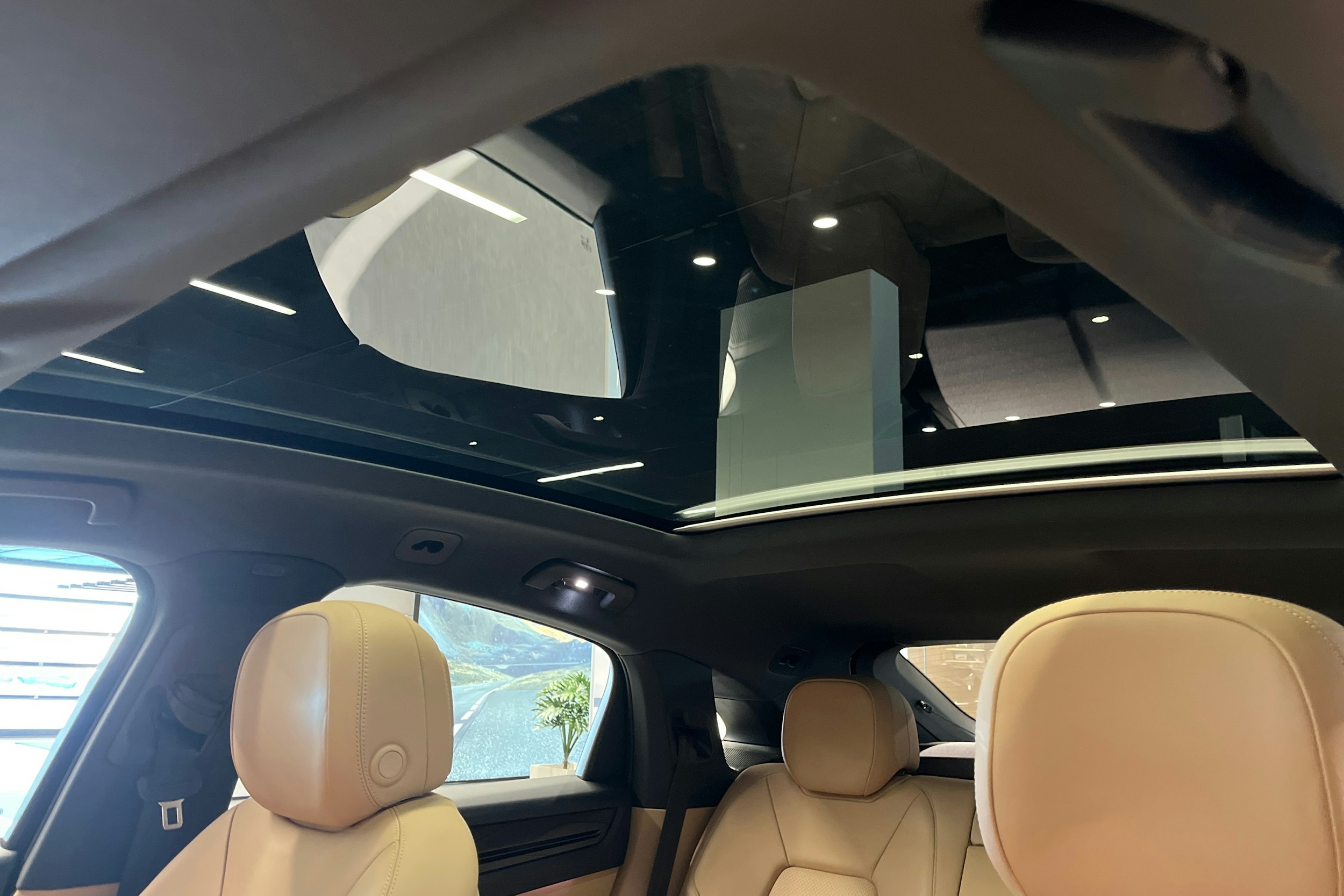 Ruskea (beige) Porsche Cayenne 2022 kuva 22.