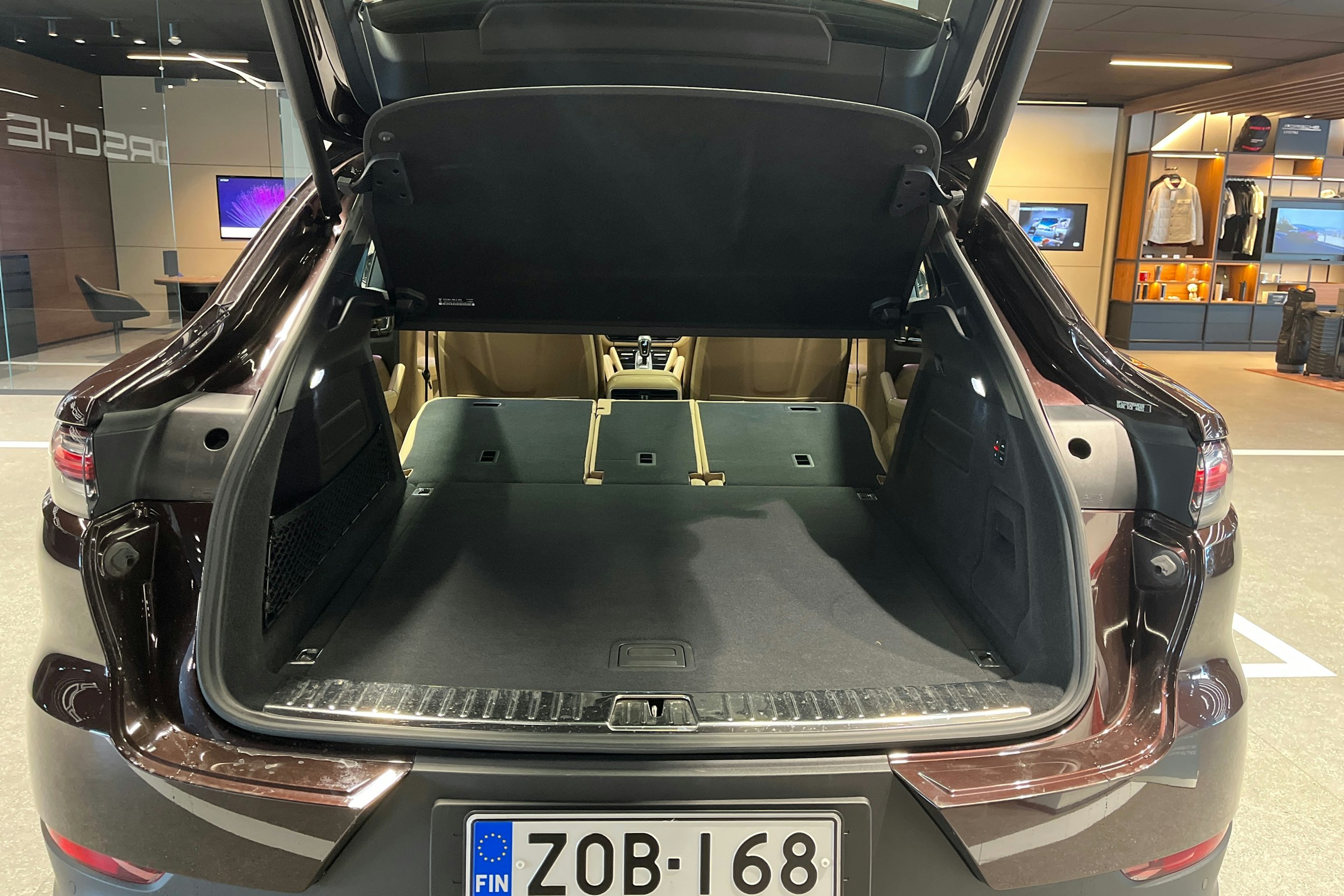 Ruskea (beige) Porsche Cayenne 2022 kuva 26.