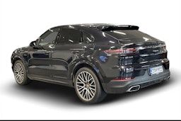 musta Porsche Cayenne 2022 kuva 2.