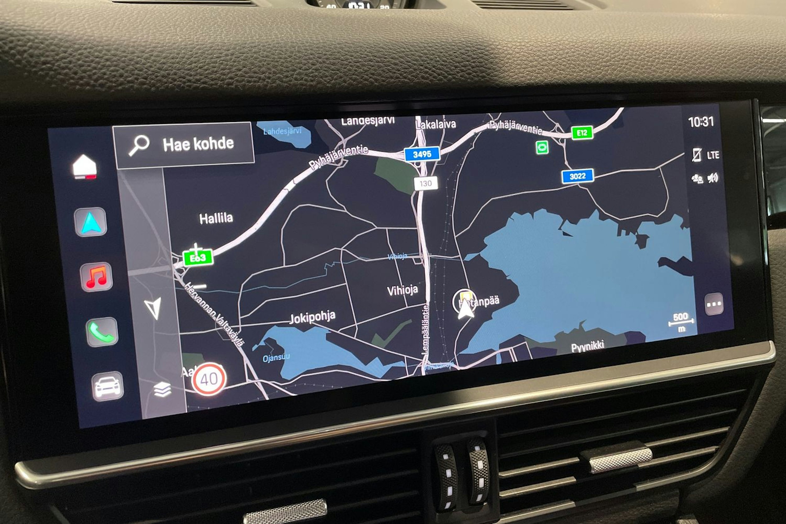 musta Porsche Cayenne 2022 kuva 11.