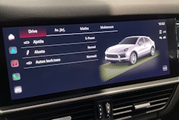 musta Porsche Cayenne 2022 kuva 13.