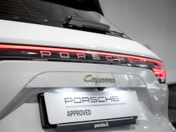 Valkoinen Porsche Cayenne 2022 kuva 20.