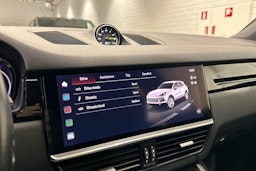 Valkoinen Porsche Cayenne 2022 kuva 23.