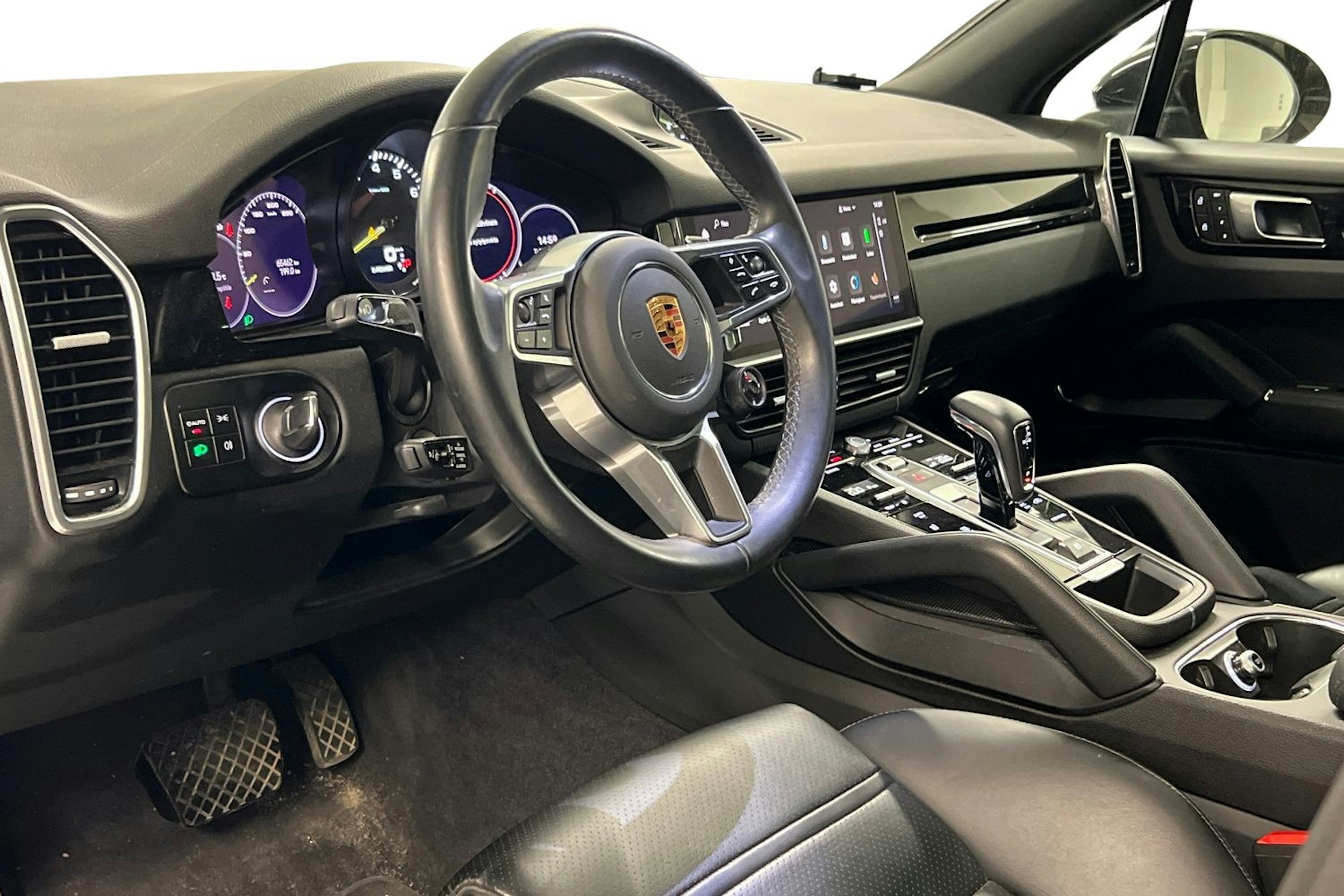 Musta Porsche Cayenne 2023 kuva 3.