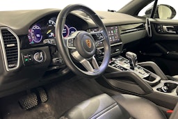 Musta Porsche Cayenne 2023 kuva 3.