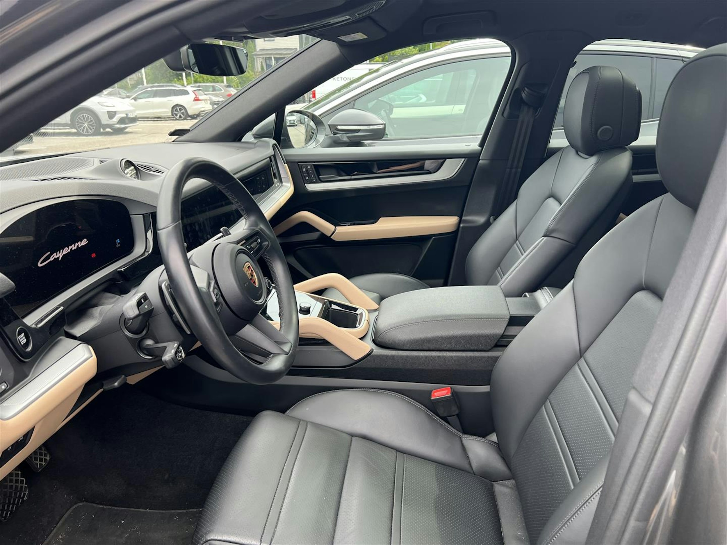 harmaa Porsche Cayenne 2023 kuva 3.