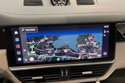 met. sininen Porsche Cayenne 2023 kuva 11.