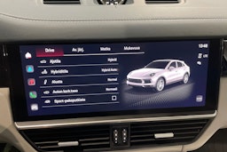 met. sininen Porsche Cayenne 2023 kuva 13.