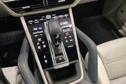 met. sininen Porsche Cayenne 2023 kuva 15.