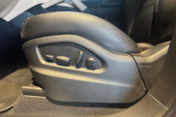 sininen Porsche Cayenne 2023 kuva 12.