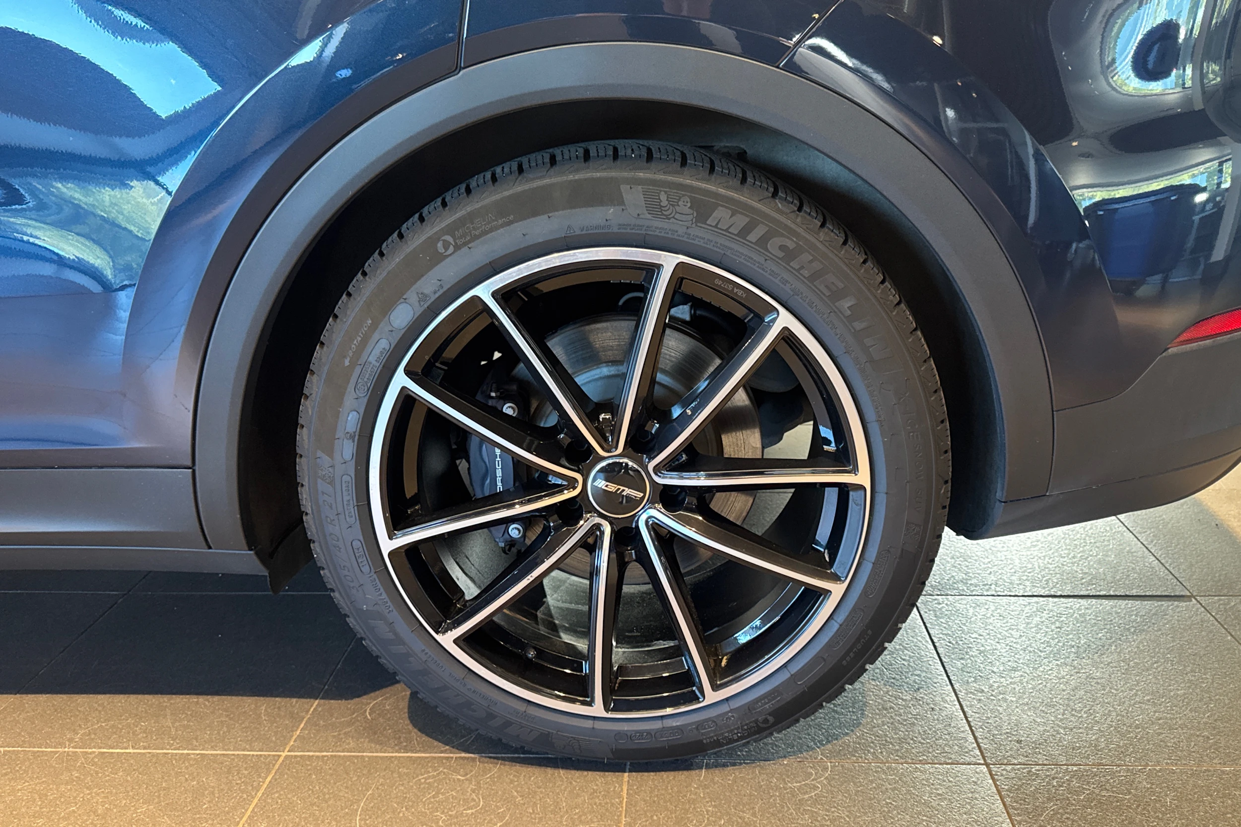 Sininen Porsche Cayenne 2023 kuva 10.