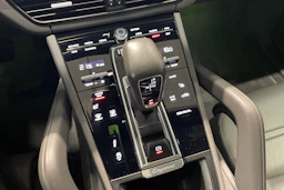 harmaa Porsche Cayenne 2023 kuva 17.
