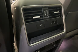 harmaa Porsche Cayenne 2023 kuva 22.