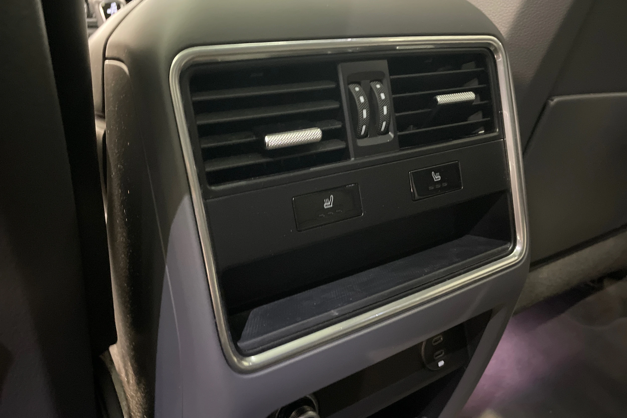 harmaa Porsche Cayenne 2023 kuva 22.