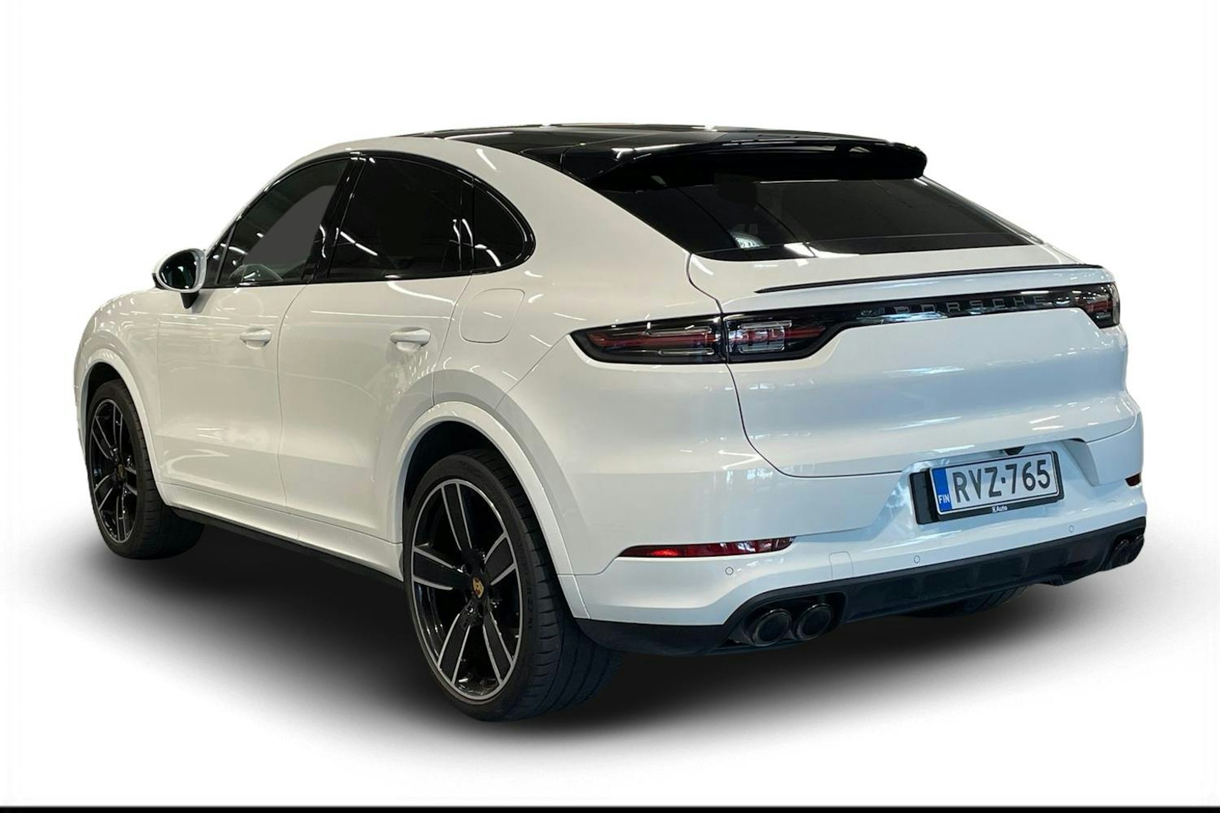 valkoinen Porsche Cayenne 2023 kuva 2.