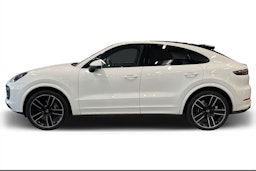 valkoinen Porsche Cayenne 2023 kuva 5.