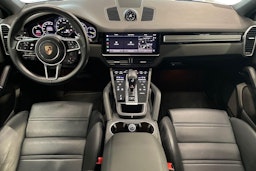 valkoinen Porsche Cayenne 2023 kuva 7.