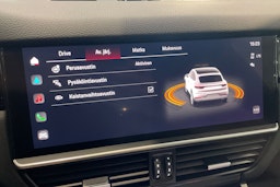 valkoinen Porsche Cayenne 2023 kuva 14.