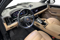 Musta Porsche Cayenne 2024 kuva 6.