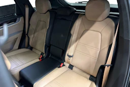 Musta Porsche Cayenne 2024 kuva 8.