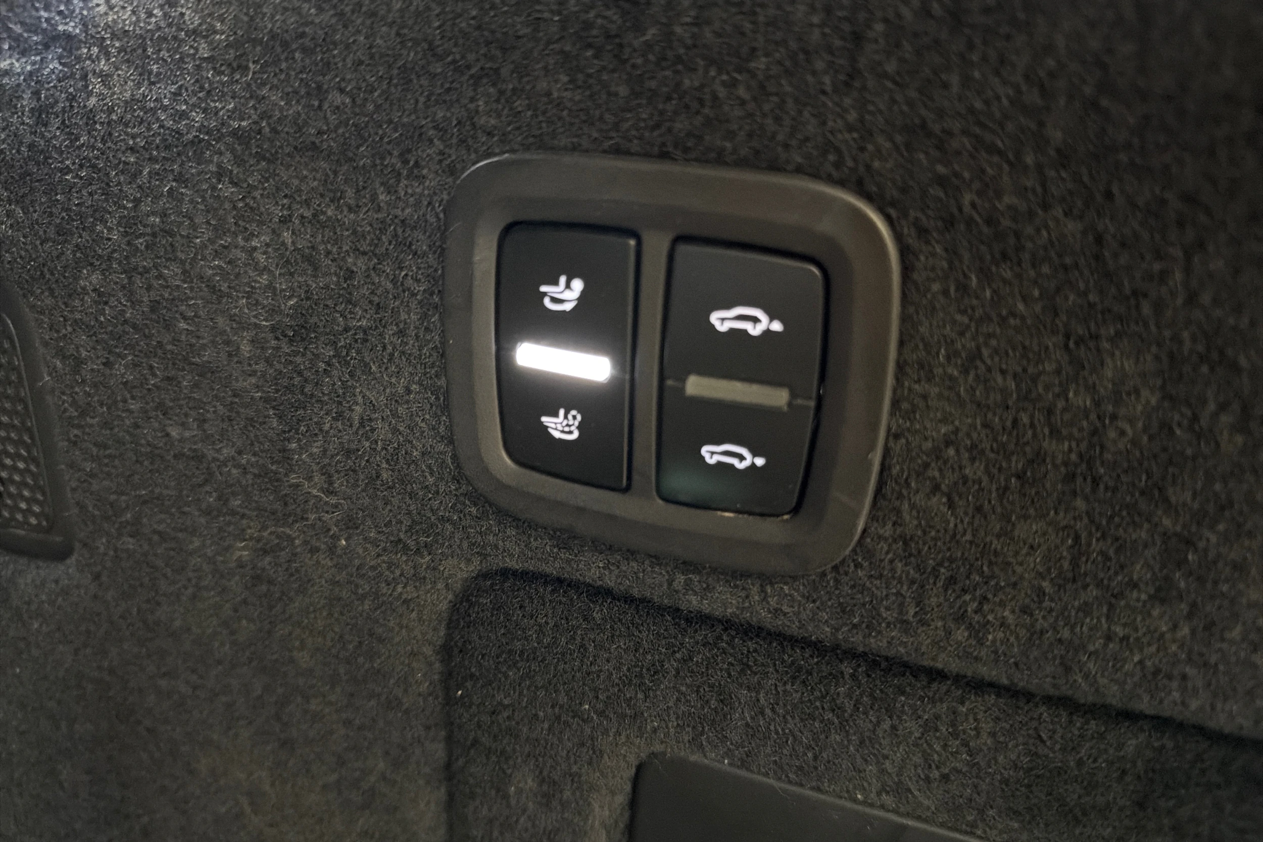 Musta Porsche Cayenne 2024 kuva 14.
