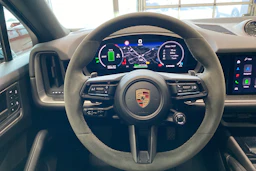 Harmaa Porsche Cayenne 2024 kuva 12.