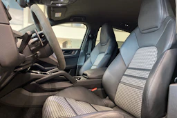 Harmaa Porsche Cayenne 2024 kuva 17.