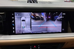 harmaa Porsche Cayenne 2024 kuva 15.