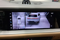 harmaa Porsche Cayenne 2024 kuva 17.