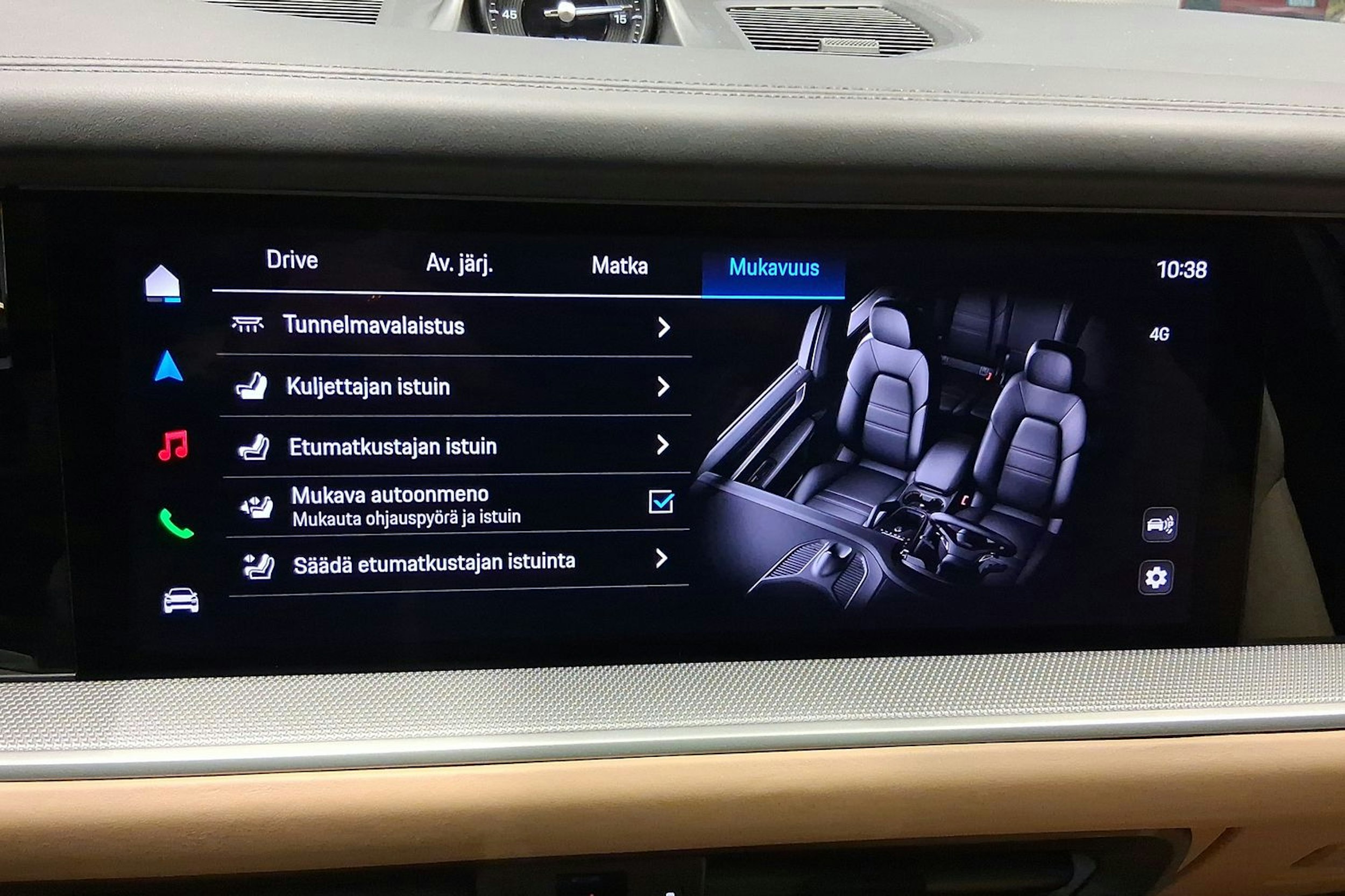 harmaa Porsche Cayenne 2024 kuva 19.