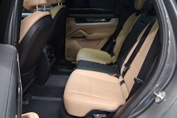 harmaa Porsche Cayenne 2024 kuva 21.