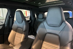 harmaa Porsche Cayenne 2024 kuva 10.
