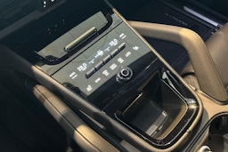 harmaa Porsche Cayenne 2024 kuva 11.