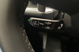 harmaa Porsche Cayenne 2024 kuva 17.